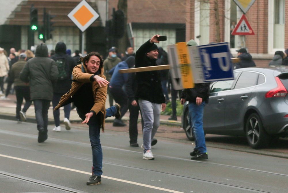 Hollanda'da Covid-19 önlemleri protestosu: 30 gözaltı - 9