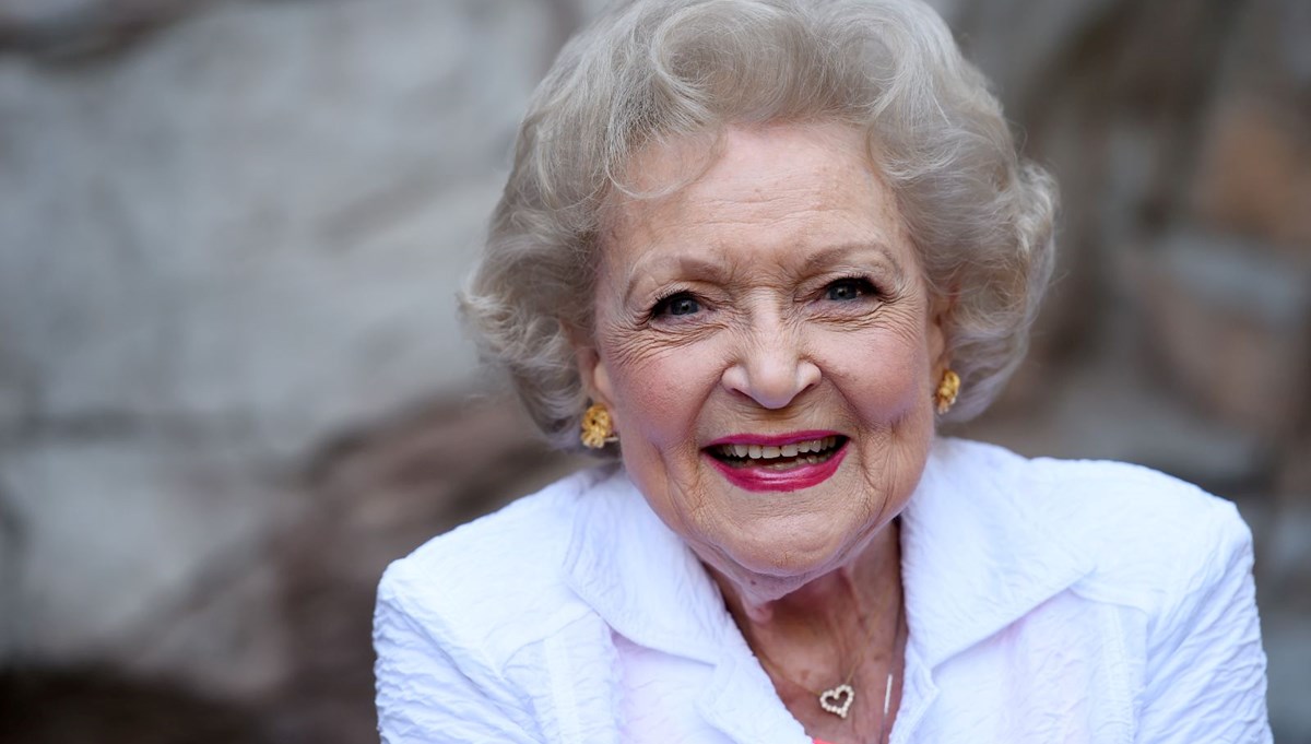 Altın Kızlar dizisinin yıldızı Betty White hayatını kaybetti