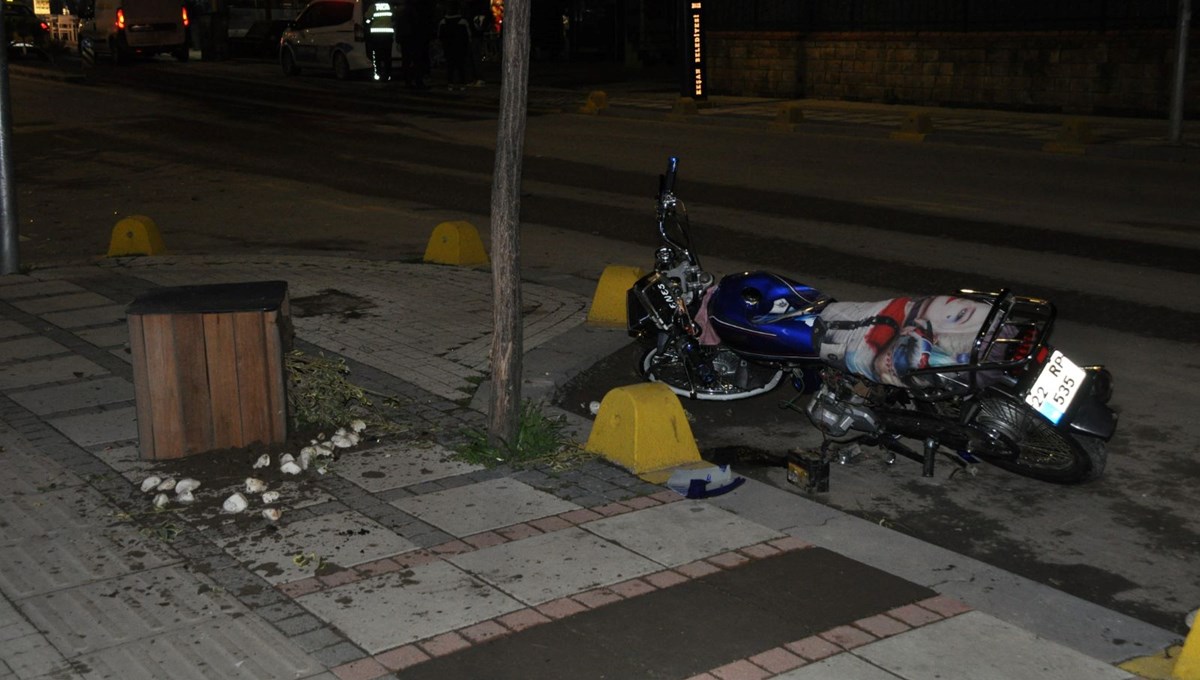 Keşan’da motosiklet ile otomobil çarpıştı: 2 yaralı Keşan’da motosiklet ile otomobil çarpıştı: 2 yaralı