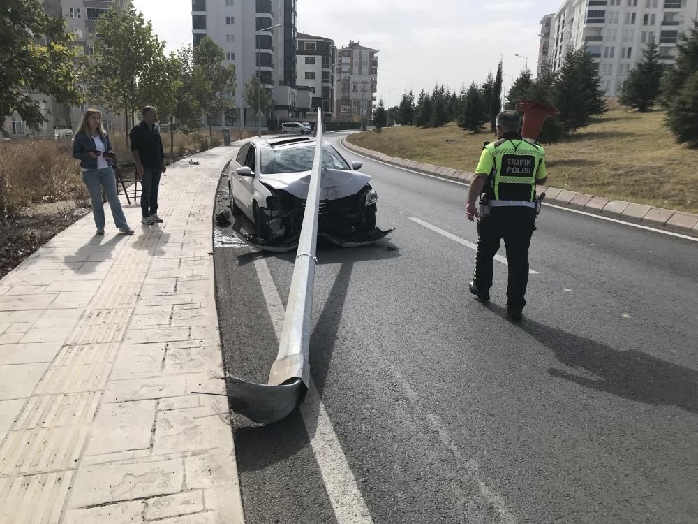 Otomobile giren sinek kazaya neden oldu - 2