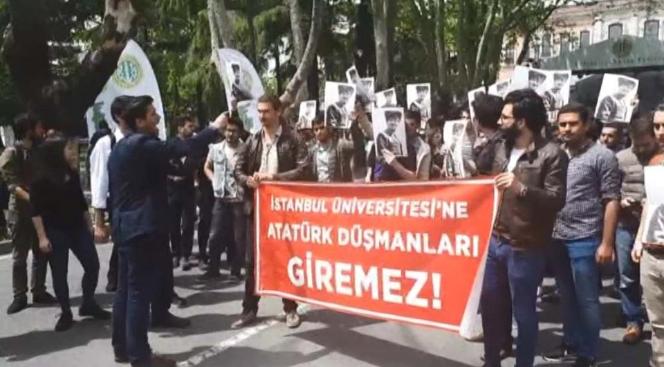 Atatürk’e hakaret eden programcıya protesto - 1