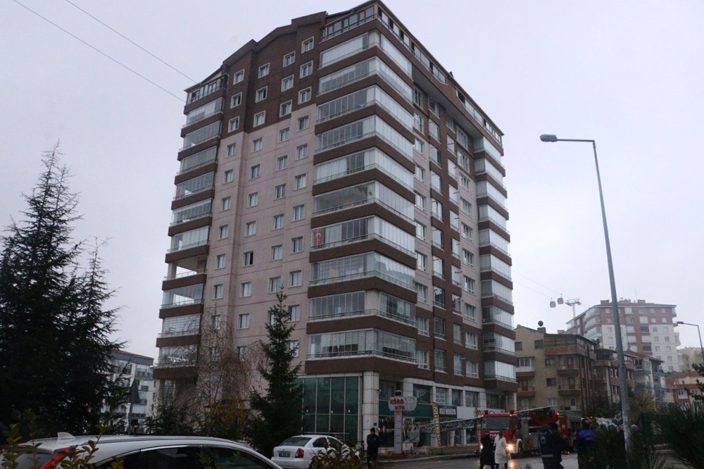 Ankara'da 10 katlı binada yangın paniği: 8 kişi hastanelik oldu - 2