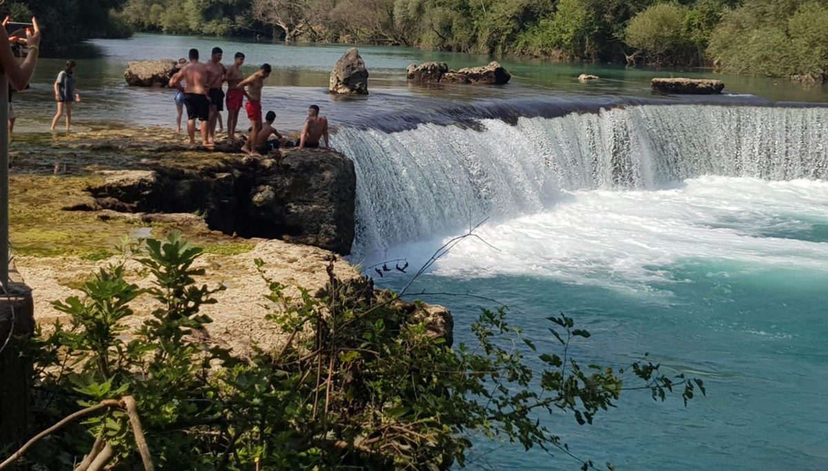 Manavgat Şelalesi'nde tehlikeli serinlik