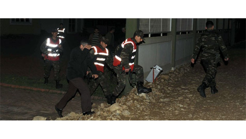 Öğrenci yurduna el bombası