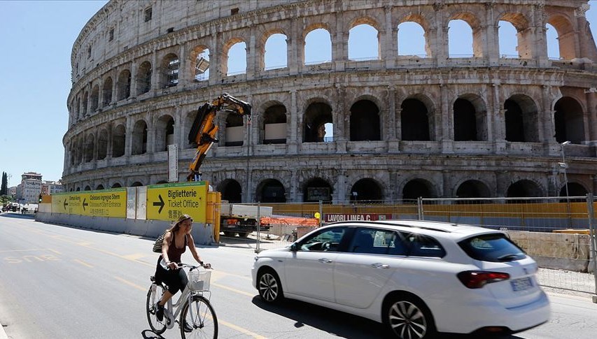 �talya 3 Haziran'dan itibaren s�n�rlar�n� AB �lkelerine a��yor