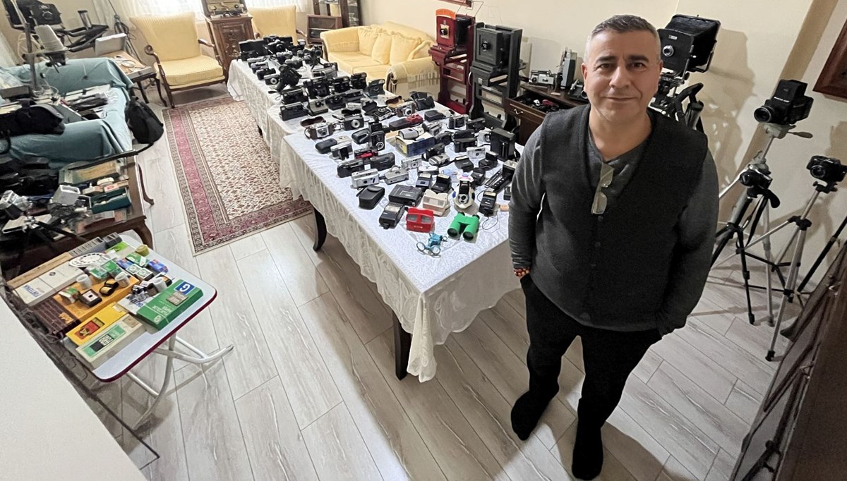 Emekli makinist 43 yıllık fotoğrafçılık tutkusunu evinde 1000 parçalık koleksiyona dönüştürdü Emekli makinist 43 yıllık fotoğrafçılık tutkusunu evinde 1000 parçalık koleksiyona dönüştürdü