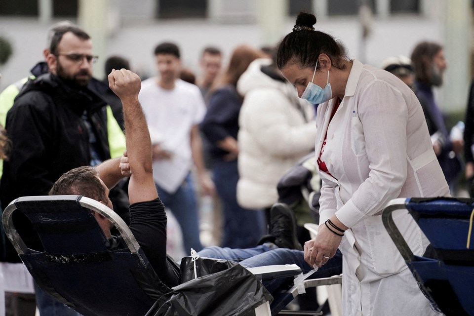 Yunanistan'da en az 38 kişinin öldüğü tren kazasının ardından Ulaştırma Bakanı Karamanlis istifa etti - 1