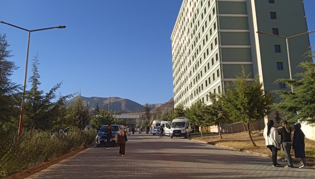 Genç kız yurt binası önünde ölü bulundu