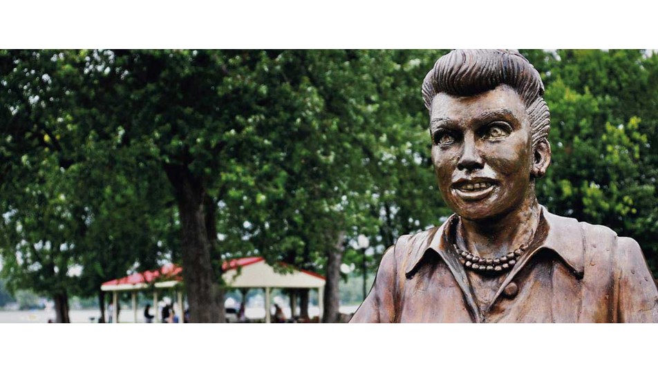Ünlü oyuncu Lucille Ball'ın heykeli ABD'yi karıştırdı