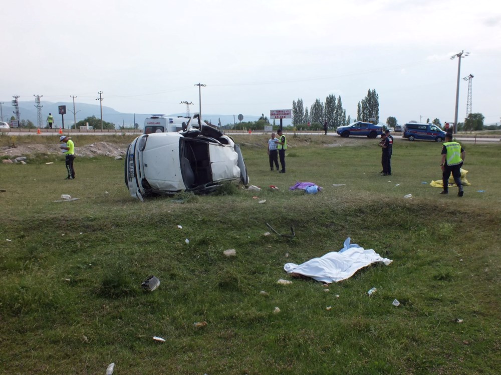 Tokat'ta otomobil şarampole devrildi: 3 ölü, 3 yaralı - 5