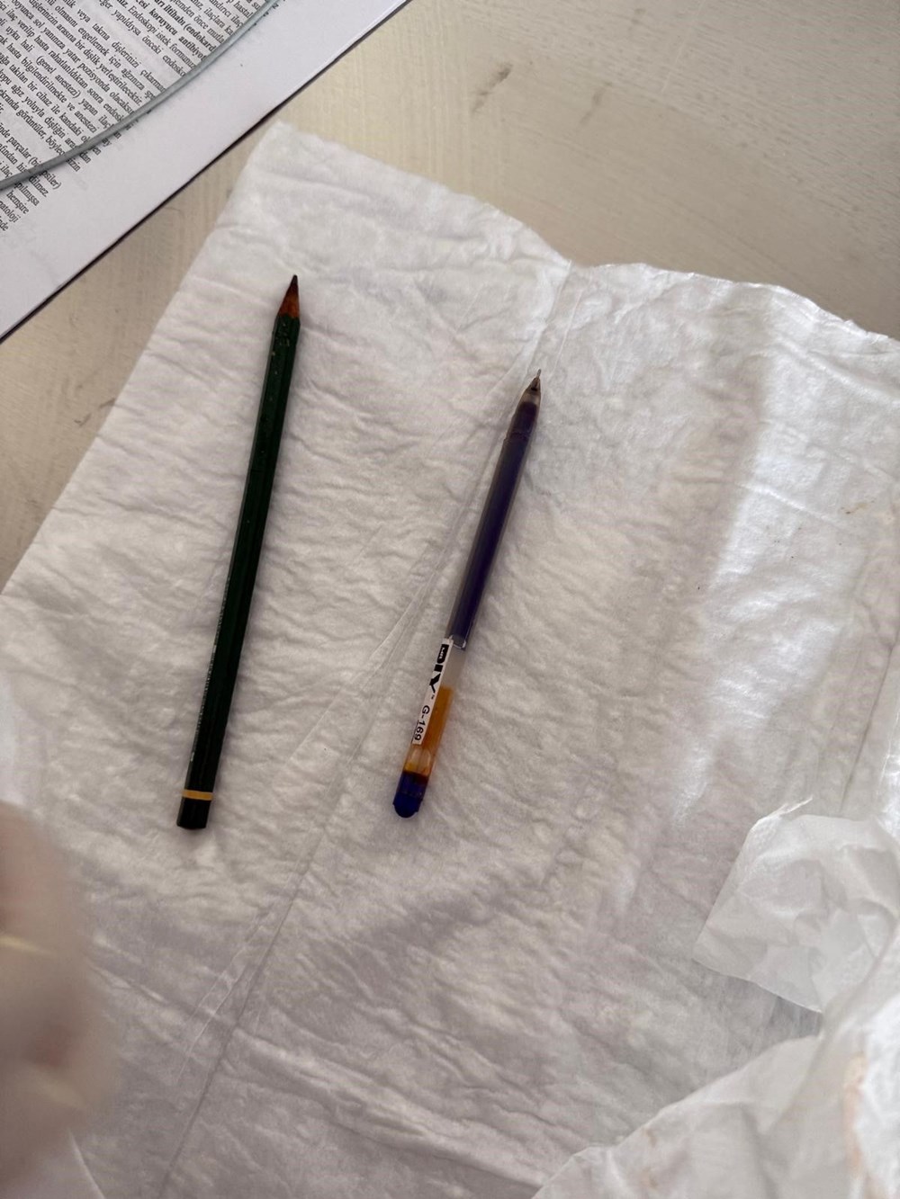 22 yaşındaki kadının midesinden 2 kalem çıkarıldı - 4