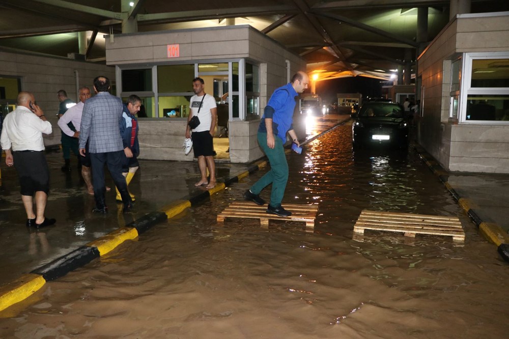 Kapıkule Gümrük Sahası'nı su bastı, sınırda geçişler durdu - 8