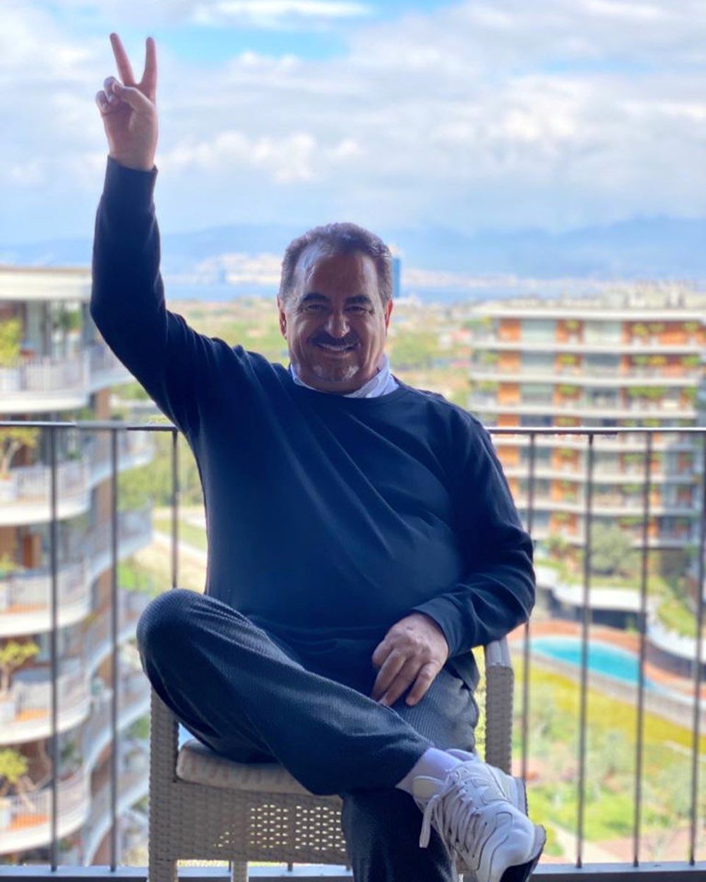 İbrahim Tatlıses ve Hüseyin Tatlı Rekabeti: İmparatorluk Mücadelesi! 72 fAn895ogNUym L3p9bpbDQ