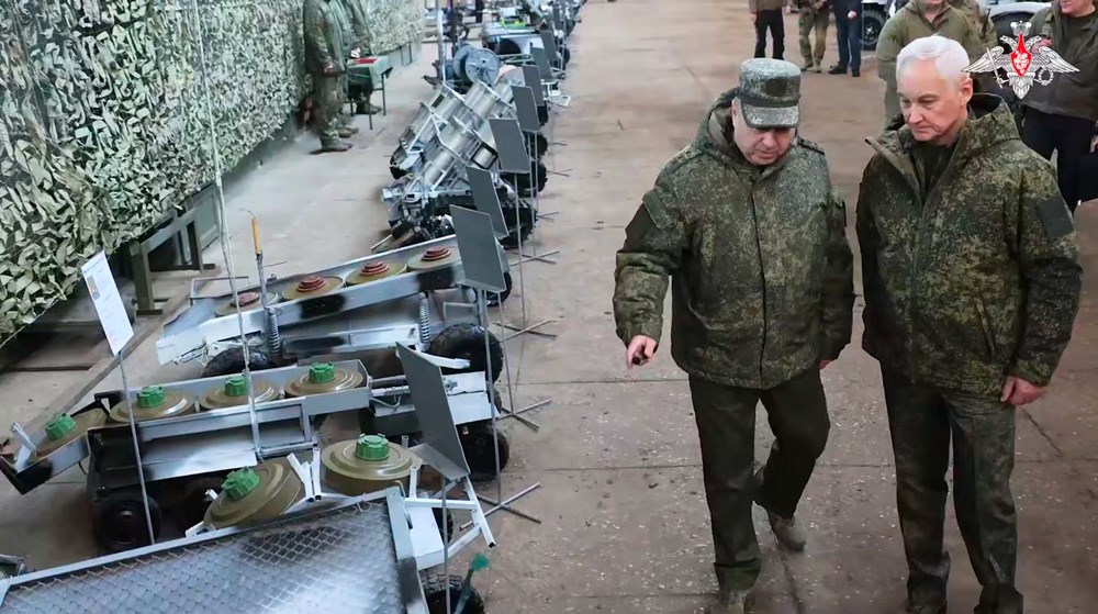 “Tam
cephe ilerleyiş”: Rus askerleri durdurulamıyor! - 3
