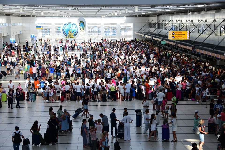 Havayolunda rekor! Yolcu trafiği yüzde 53,7 arttı - 1