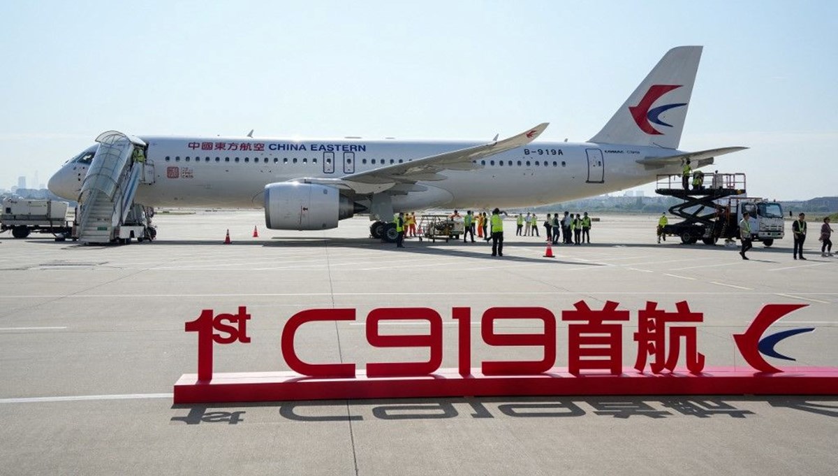 Çin'in yerli üretim yolcu uçağı C919 ilk ticari seferini yaptı Çin'in yerli üretim yolcu uçağı C919 ilk ticari seferini yaptı