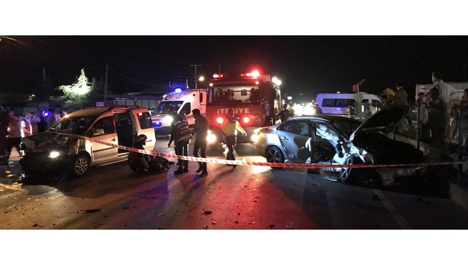 Sakarya'da trafik kazası: 2'si çocuk 10 yaralı