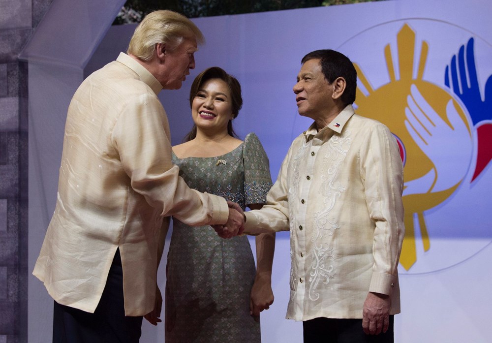 Trump, Obama�ya küfür eden Duterte ile görüştü NTV