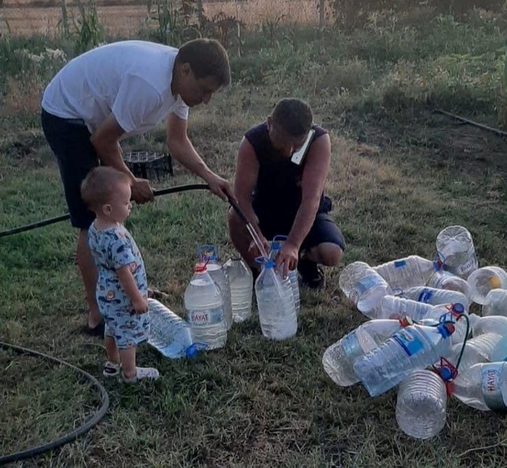 Görüntüler Tekirdağ'dan: Vatandaşlar ellerinde bidonlarla bekliyor, yazlıkçılar şehri terk ediyor - 3