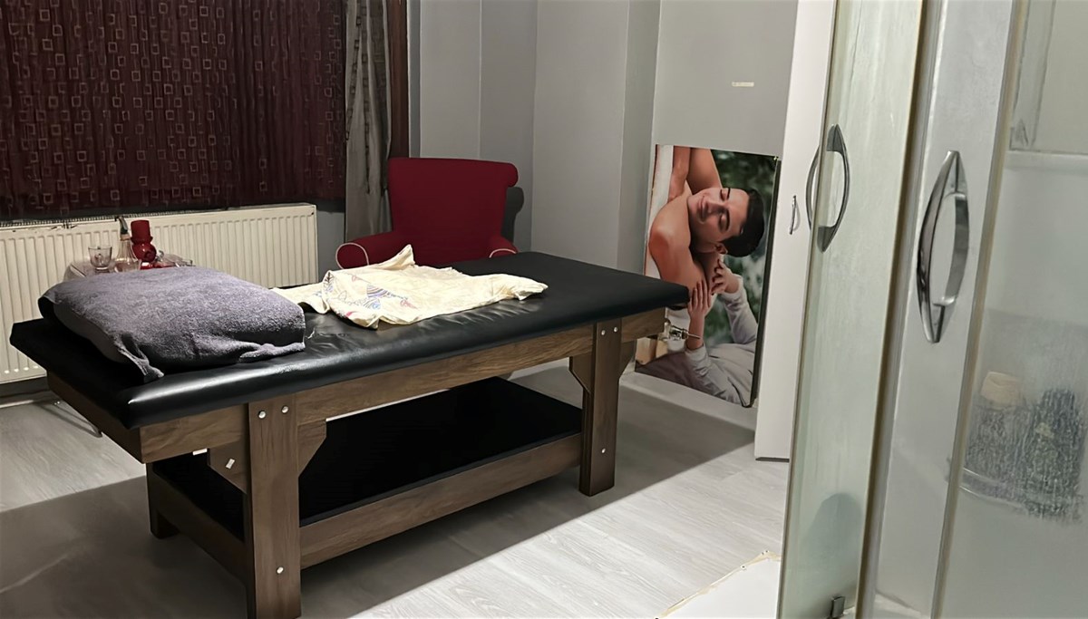 Kütahya’da masaj salonlarına fuhuş operasyonu: İki gözaltı Kütahya’da masaj salonlarına fuhuş operasyonu: İki gözaltı