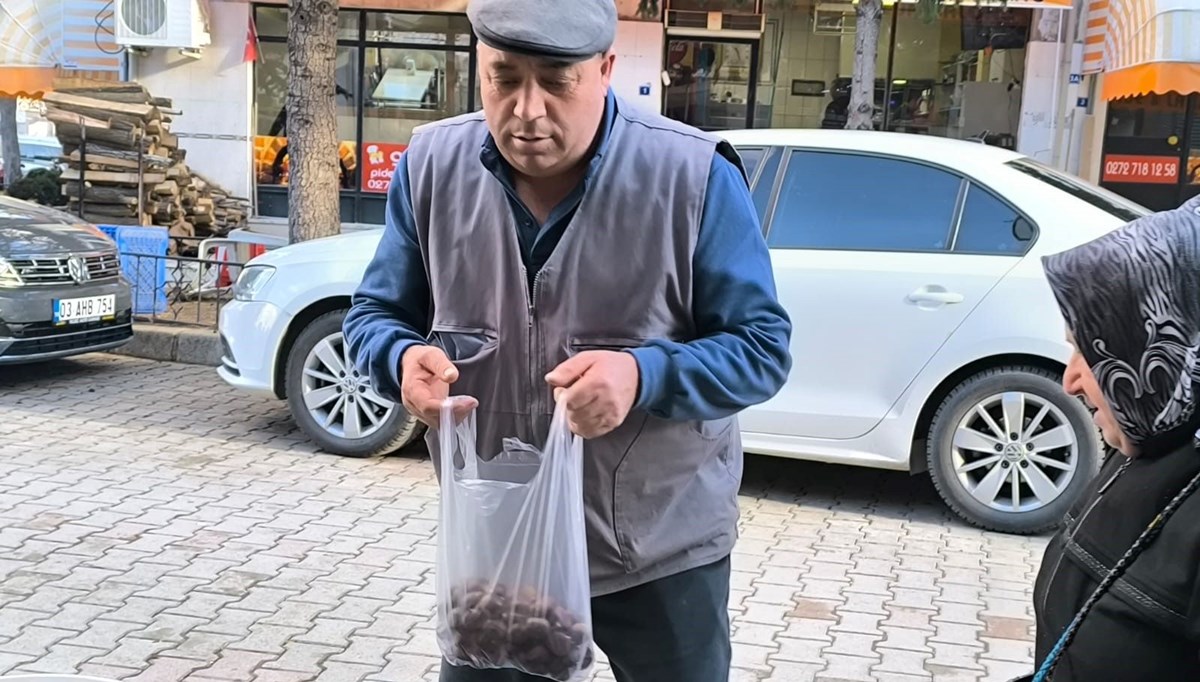 Bu yılın en pahalı meyvesi: Kilosu 200 lira ama yoğun ilgi görüyor Bu yılın en pahalı meyvesi: Kilosu 200 lira ama yoğun ilgi görüyor