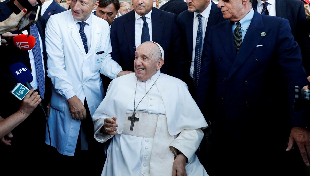 Papa Francis taburcu oldu Papa Francis taburcu oldu