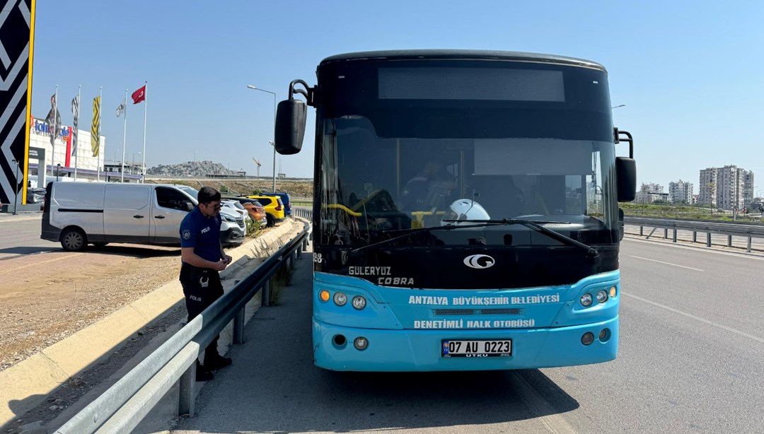 Antalya’da ilginç olay: Yolcu şoförle tartıştı, otobüsün anahtarını alıp kaçtı