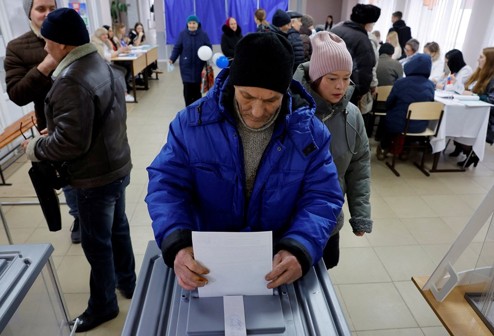 Rusya'da başkanlık seçiminin ikinci günü: Kiev bombardımanı sürdü, oylama sistemi saldırıya uğradı - 3