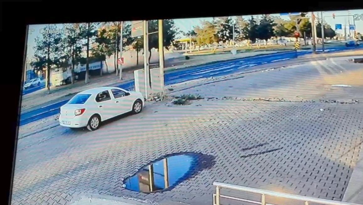 Freni boşalan tır araçlara çarptı