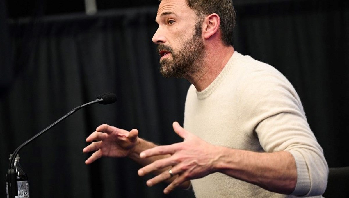 Ben Affleck evlilik yüzüğünü tekrar taktı