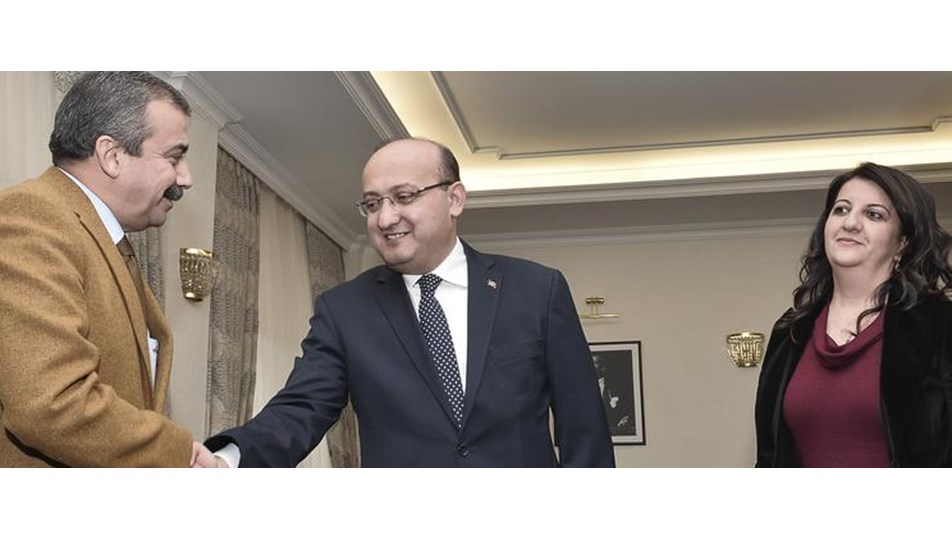 Yalçın Akdoğan, HDP heyetiyle bir araya geldi