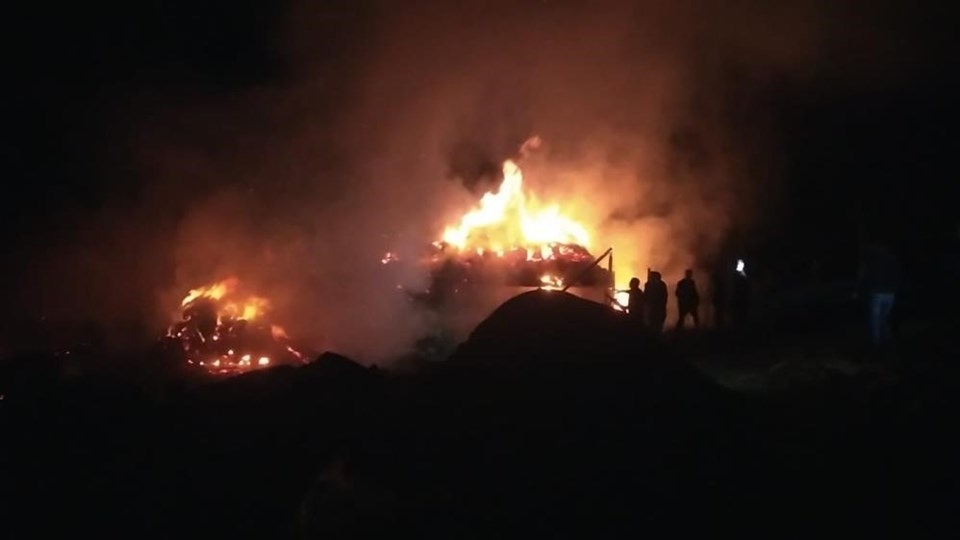 Erzurum'da yangın: 3 ev küle döndü - 1