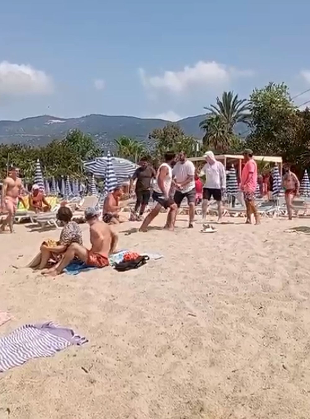 Alanya'da turiste saldırı: Şezlong fiyatını fazla bulup eşyalarını kuma koyunca dövdüler! - 5
