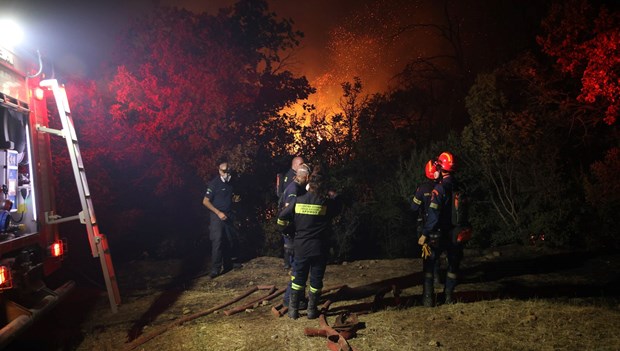 Οι πυρκαγιές στην Ελλάδα διανύουν την 9η ημέρα τους: Συνεχίζονται οι εκκενώσεις – Last Minute World News