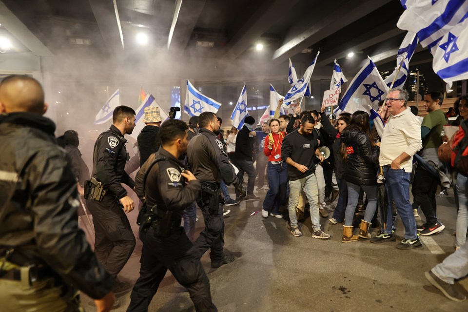 İsrail'de Netanyahu hükümetinin politikalarına karşı gösteriler 11'inci haftasında - 1