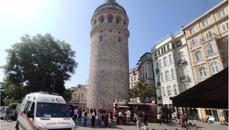 Galata Kulesi'nden düşen kişi hayatını kaybetti
