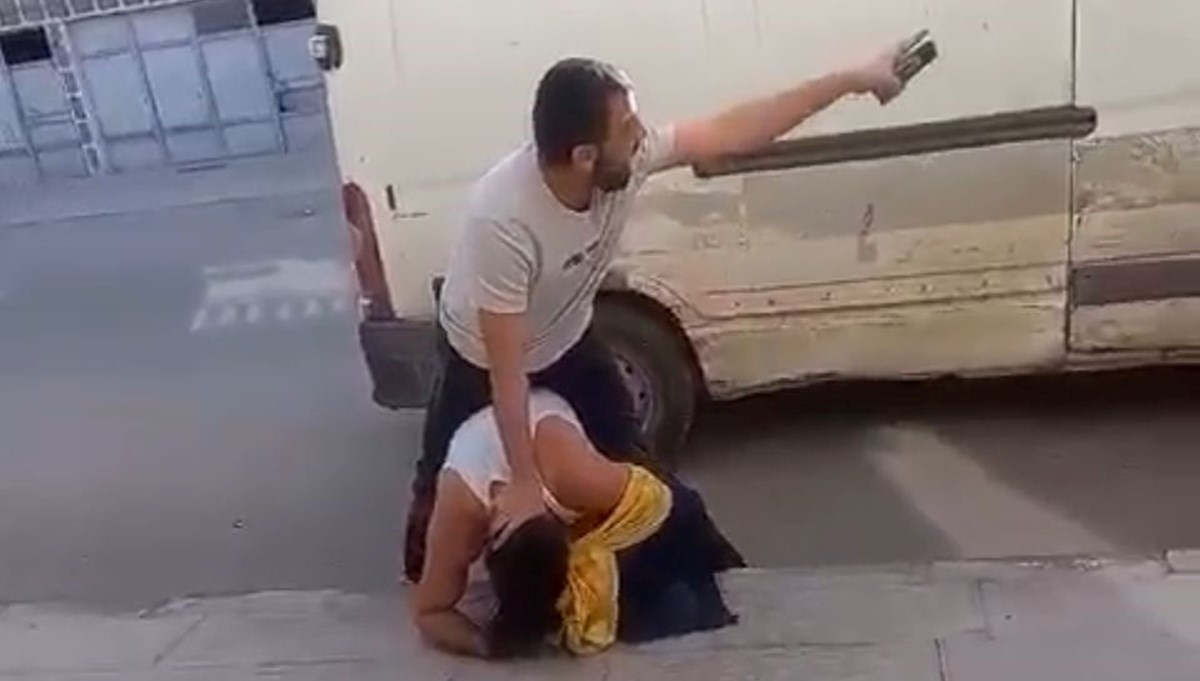 Valilik biber gazı sıkan polis hakkında soruşturma başlattı Valilik biber gazı sıkan polis hakkında soruşturma başlattı