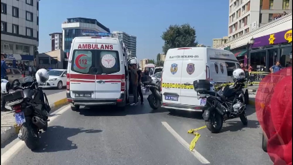 İstanbul'da cadde ortasında silahlı kavga: Yaralılar var - 3