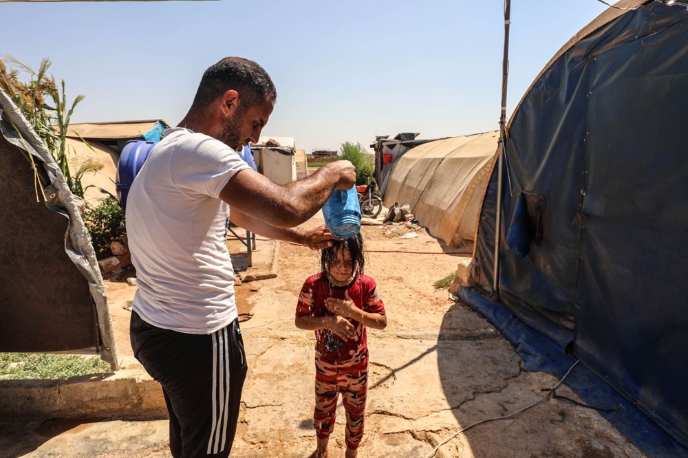 İdlib'deki kamplarda termometreler 50 dereceyi gösterdi: Hayatımızın en zor günlerinden - 2