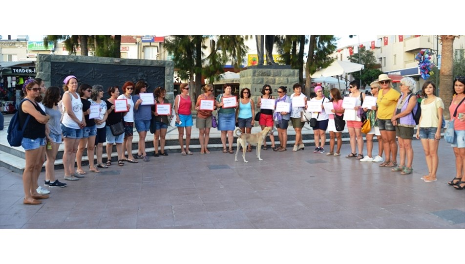 ayvalik ta kadinlardan sortlu eylem ntv