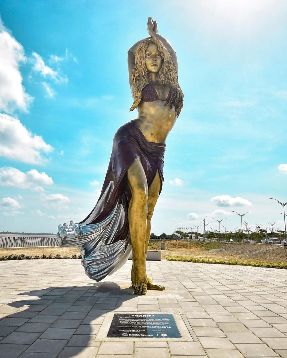 Görenleri şaşırtan Shakira heykeli - 2