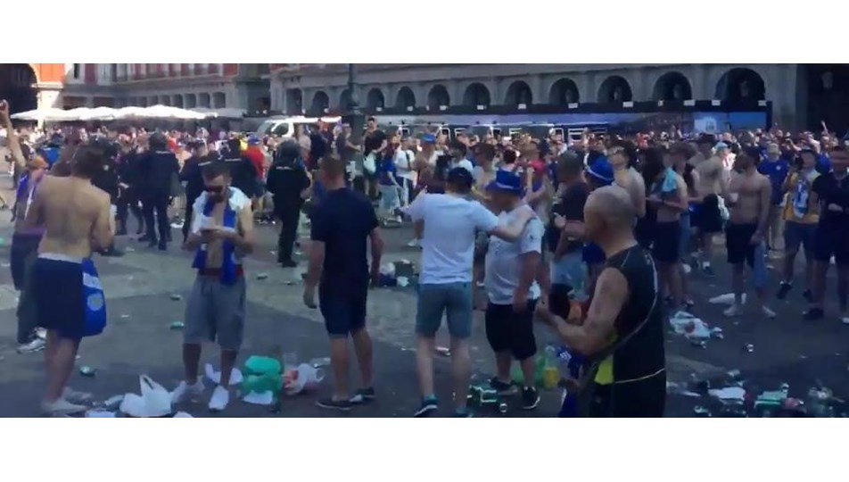 Leicester taraftarlarına hapis cezası