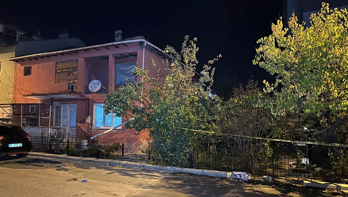 Uşak'ta evlat dehşeti: Üç kişiyi bıçakla yaraladı