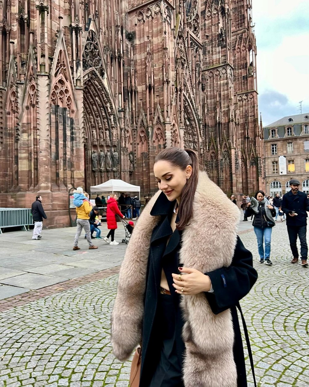 Fahriye Evcen'in Strazburg pozları gündem oldu - 5