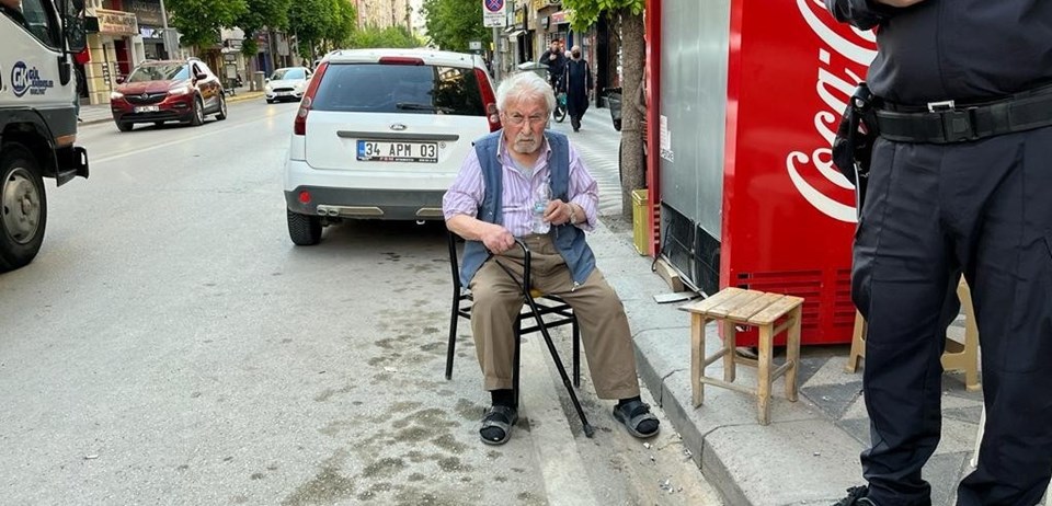 Kaza yapan araç sürücüsü 93 yaşında çıktı - 1