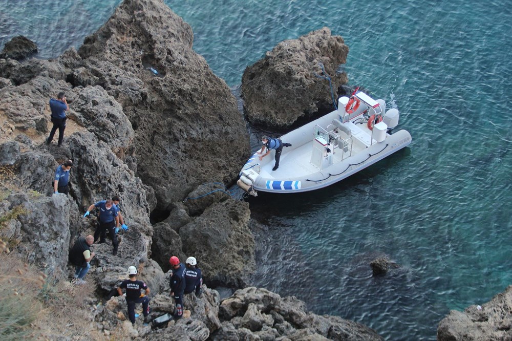 Falezlerde 300 kilogramlık kayanın altında feci ölüm - 15