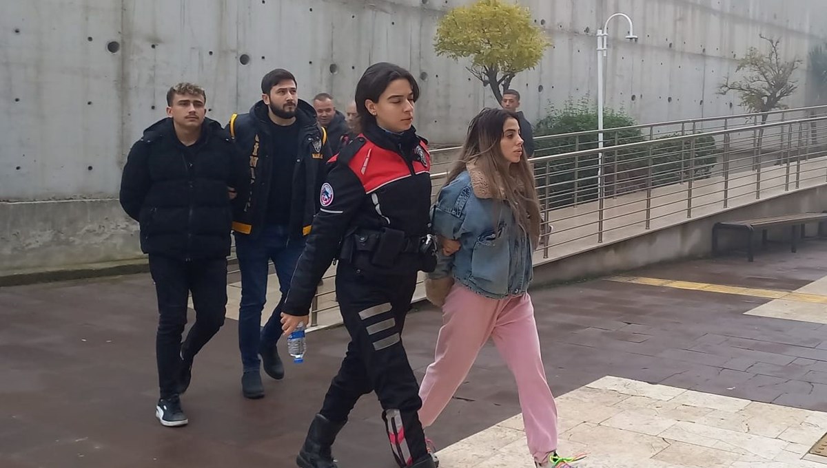 Manisa'da engelli genci kaçırıp hesabından para çektikleri iddia edilen 3 şüpheli tutuklandı Manisa'da engelli genci kaçırıp hesabından para çektikleri iddia edilen 3 şüpheli tutuklandı
