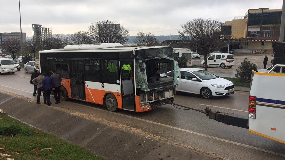 Gaziantep'te belediye otobüsü devrildi: 19 yaralı - 1