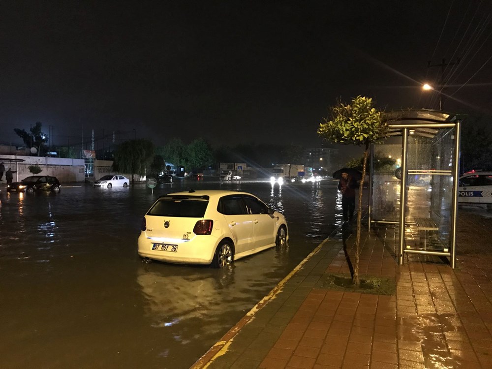 Antalya Kumluca'yı sel vurdu - 2