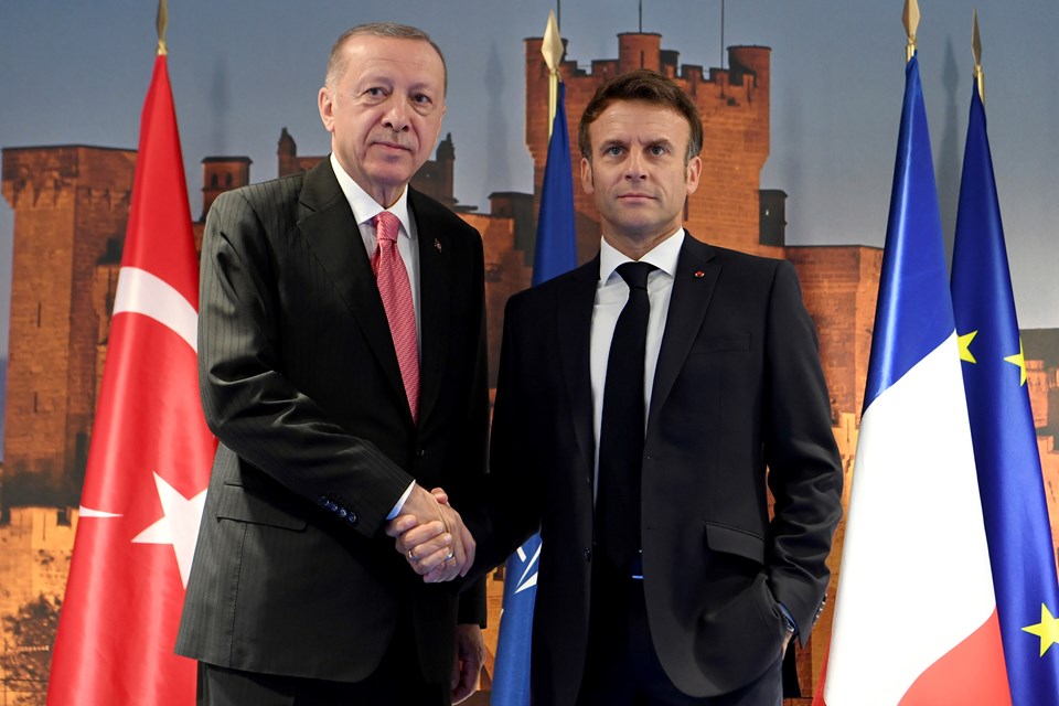 Erdoğan ile Macron Madrid'deki NATO Zirvesi'nde bir araya geldi